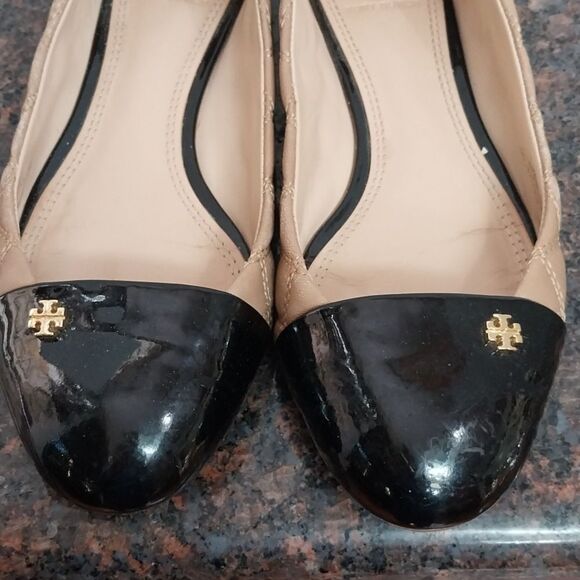 Tory Burch Quilted Tan and Black Flats..SIZE 8.5 - Picture 2 of 10